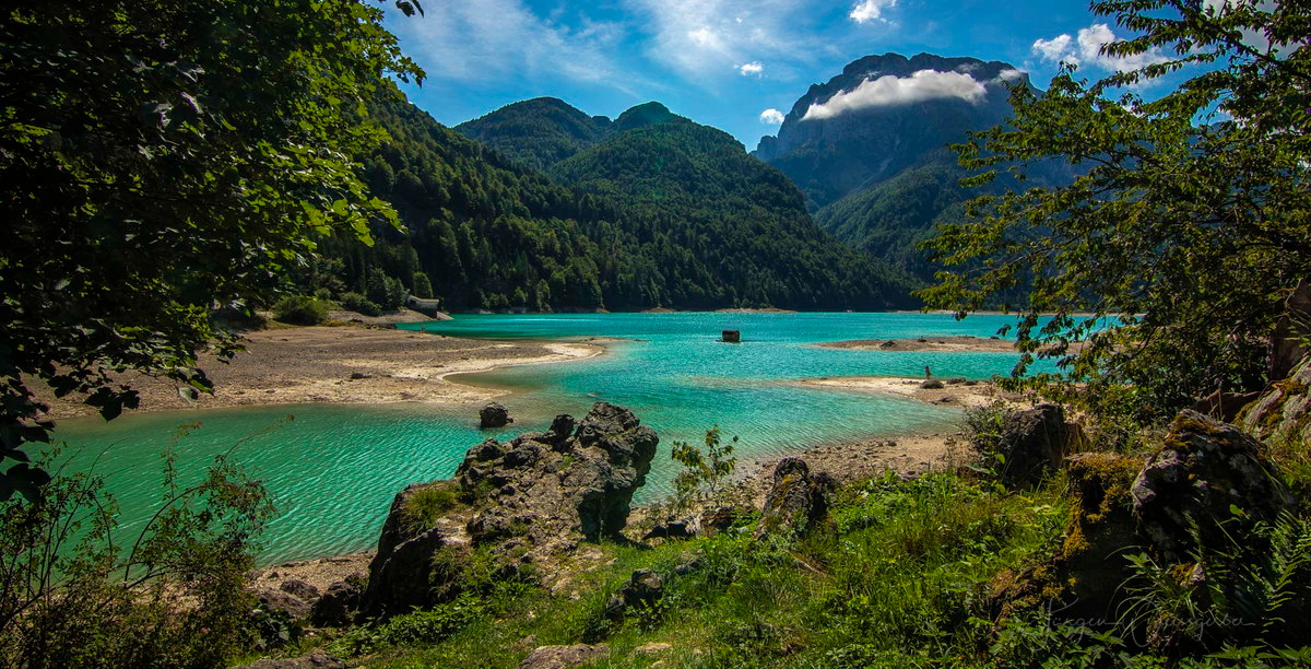 Türkisblauer Bergsee