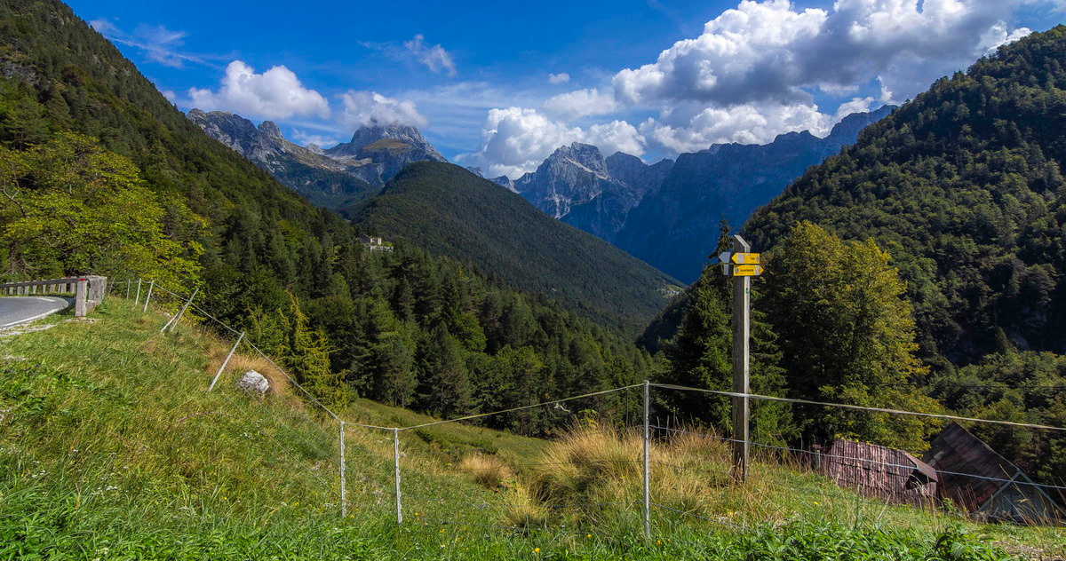 Straße ins Hochgebirge